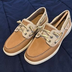 NWT women’s Sperrys
